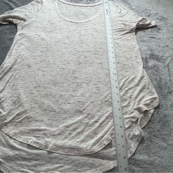 24/7 Maurice’s Large Light Heather White Short Sleeve Scoop Neck Tee - Picture 3 of 6